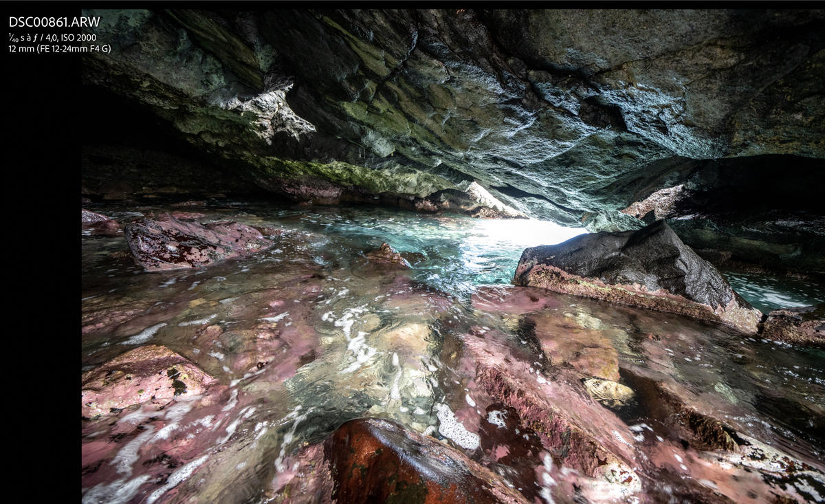 Une grotte rose à l'île de la Réunion